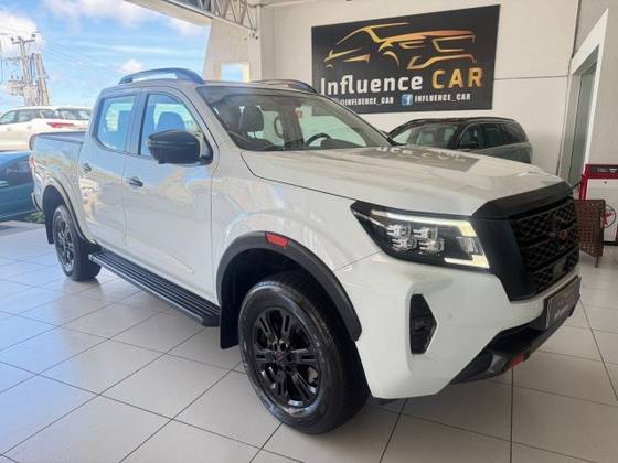NISSAN FRONTIER 2.3 16V TURBO DIESEL PRO4X CD 4X4 AUTOMÁTICO